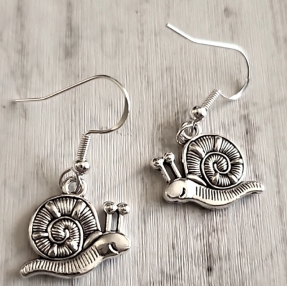 Smiley   Snail Earrings 925S Posts Tibeten zinc